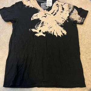 American Eagle Outfitters Black and Tan V-Neck Graphic Tee